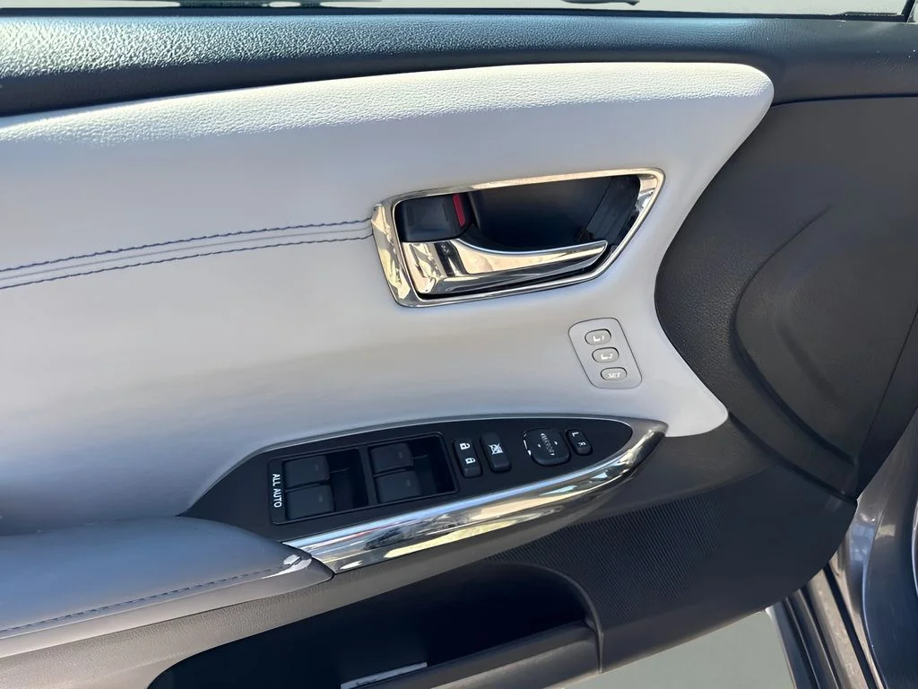 Used 2014 Gray Toyota Limited image 20