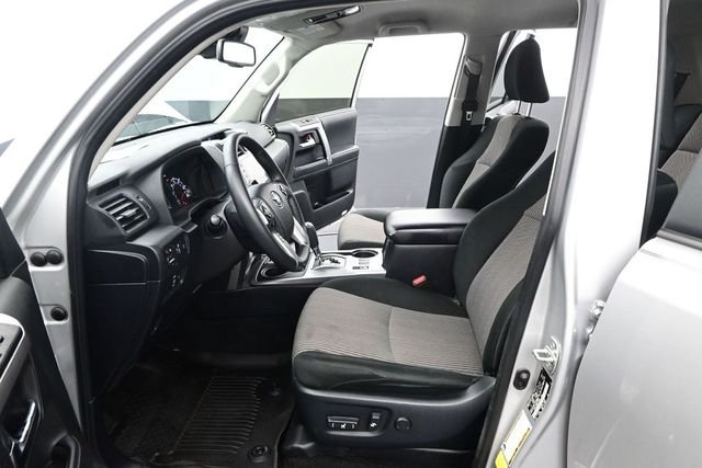 Used 2022 Classic Silver Metallic Toyota SR5 image 13