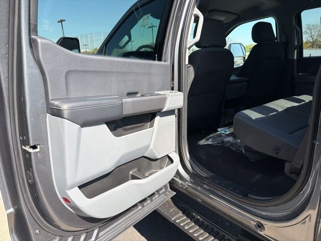 New 2026 Carbonized Gray Metallic Ford F-350® XLT image 10