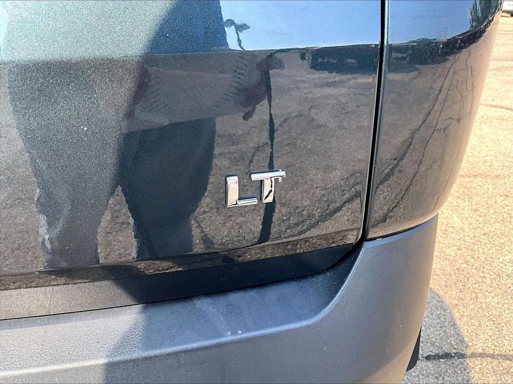 Used 2018 Gray Chevrolet LT image 28