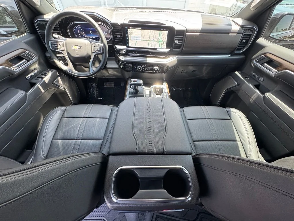 Used 2025 Black Chevrolet High Country image 29