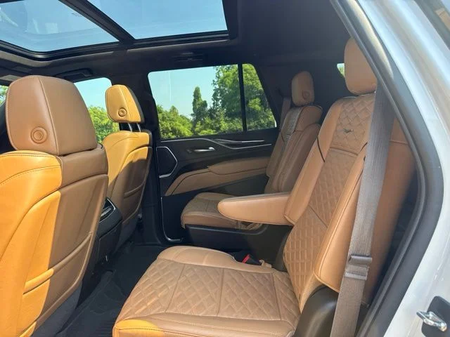 Used 2022 White Cadillac Sport image 15