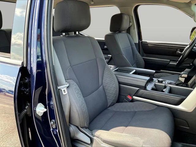Used 2023  Toyota SR5 image 31