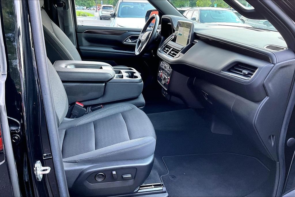 Used 2022 Black GMC SLE image 16