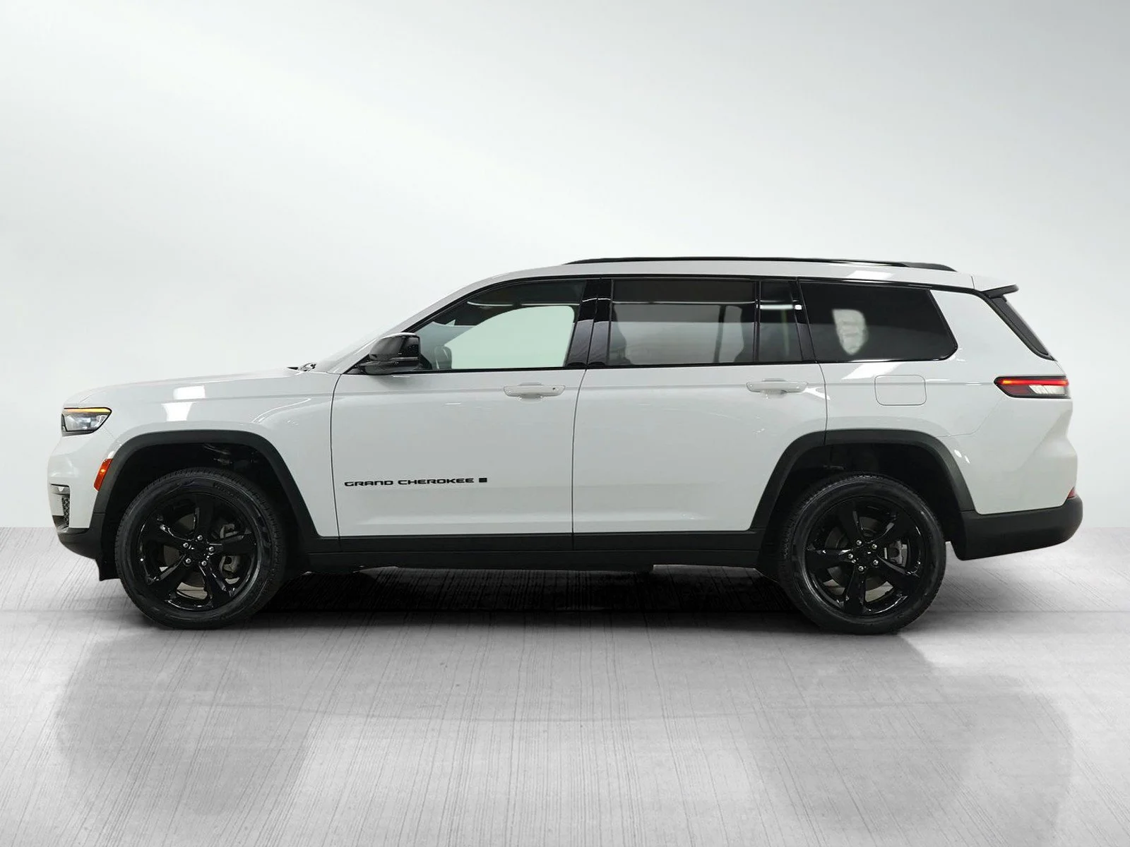 Used 2025 Jeep Grand Cherokee L Limited with VIN 1C4RJKBG5S8645497 for sale in Hopkins, Minnesota