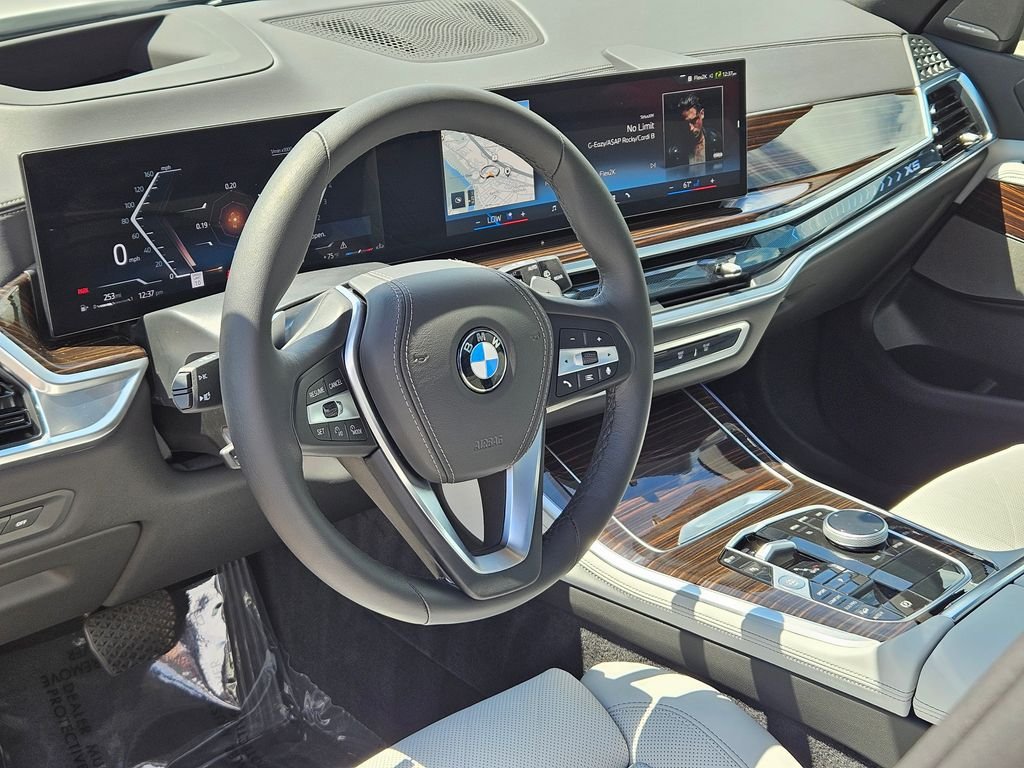Certified Used 2026 Mineral White Metallic BMW xDrive40i image 10