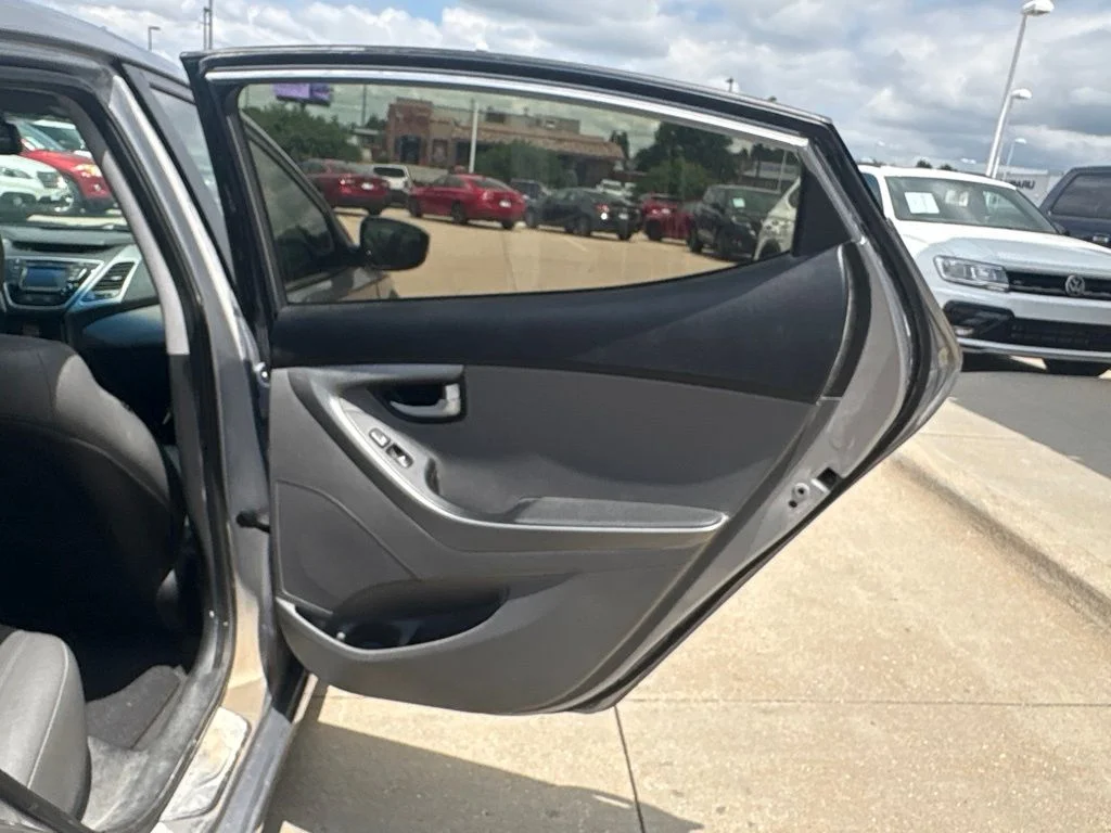 Used 2015 Shale Gray Metallic Hyundai Limited image 25