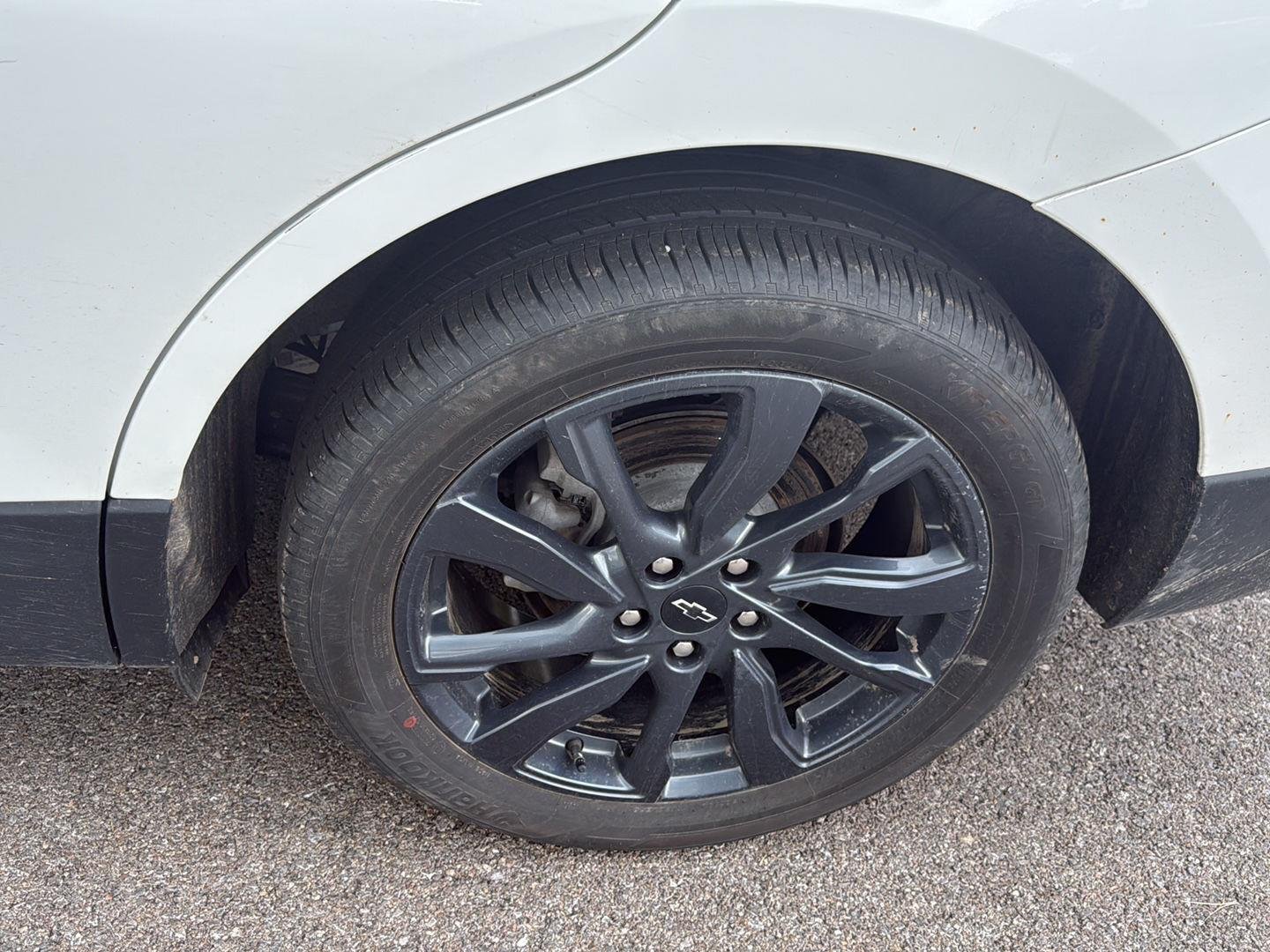 Used 2024 Summit White Chevrolet RS image 14
