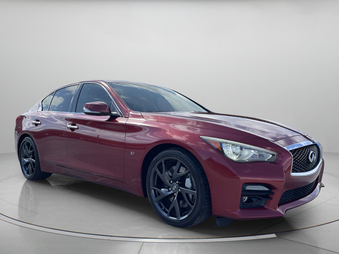 Used 2015 Venetian Ruby INFINITI Sport image 1