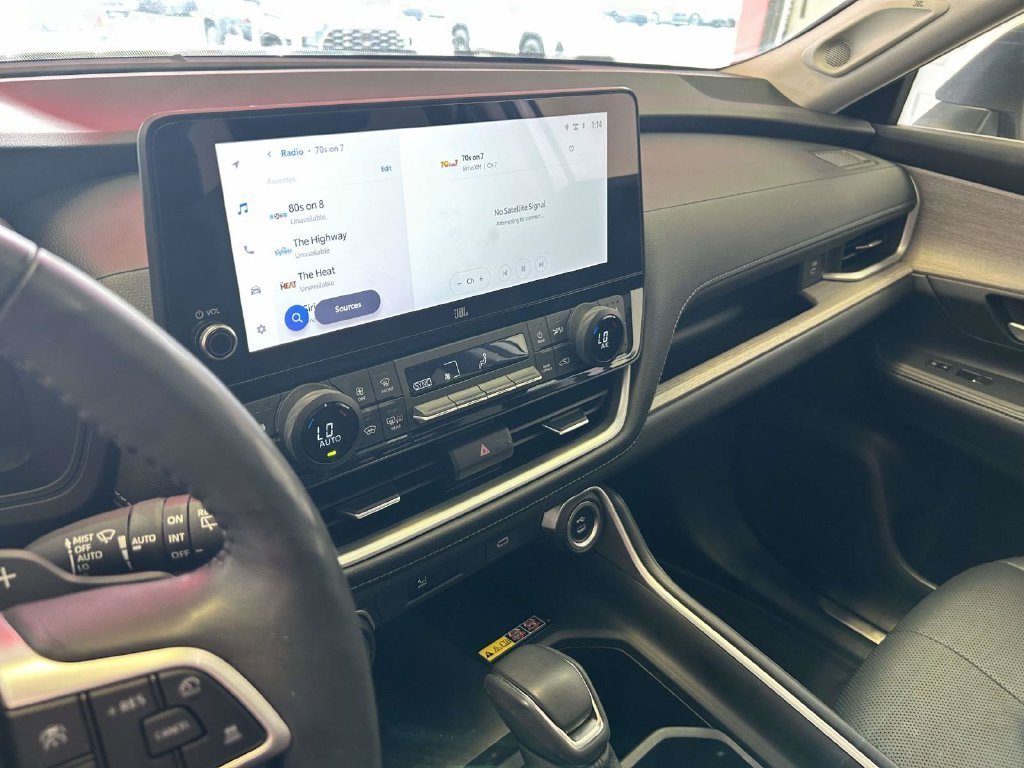 Used 2025 Beige Toyota Platinum image 20