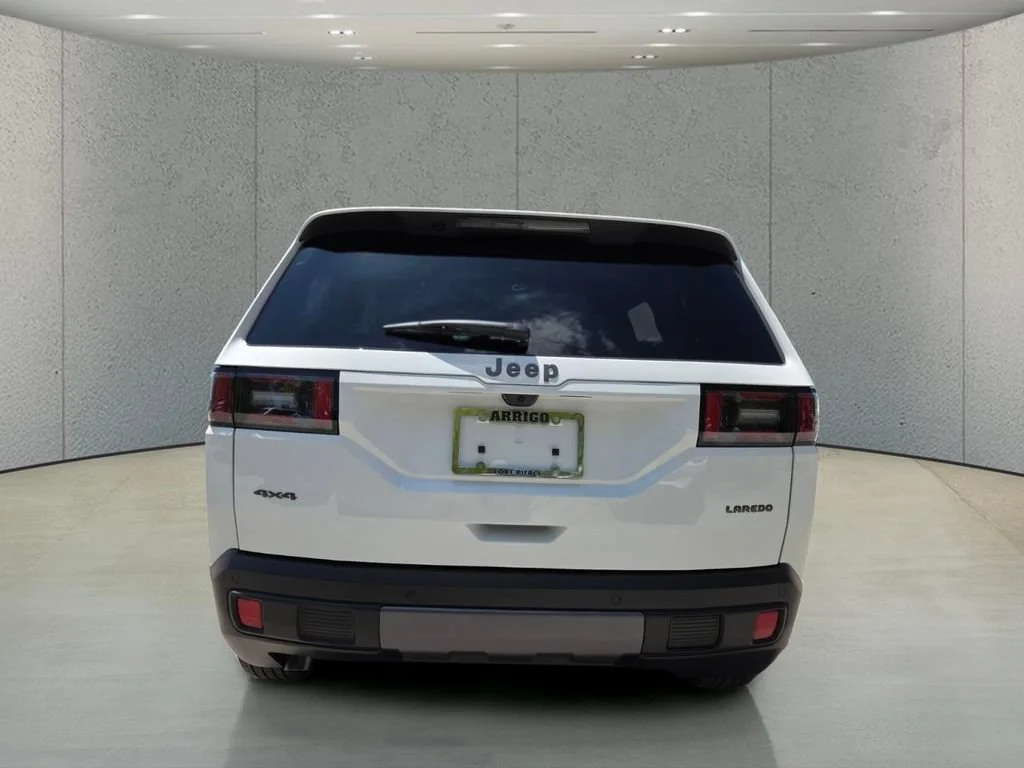 New 2026 Bright White Clear-Coat Exterior Paint Jeep Laredo image 6