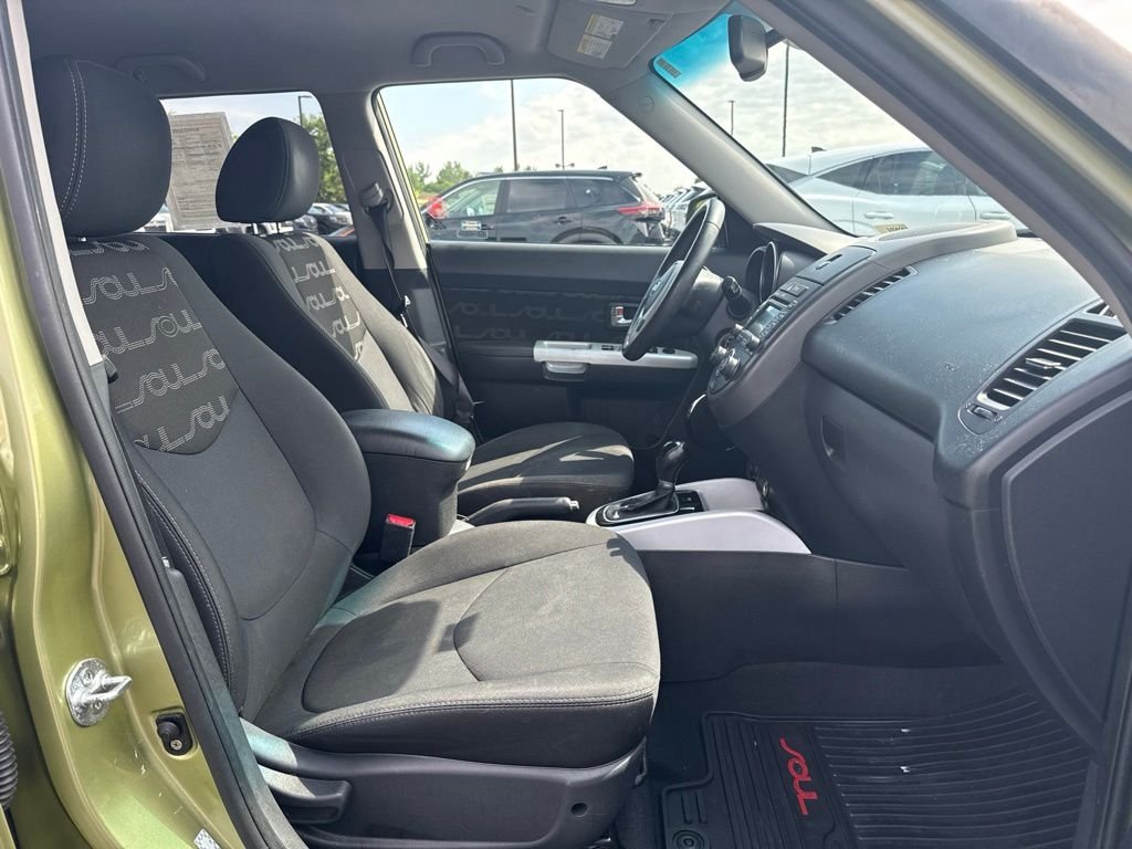 Used 2012 Green Kia Plus image 16