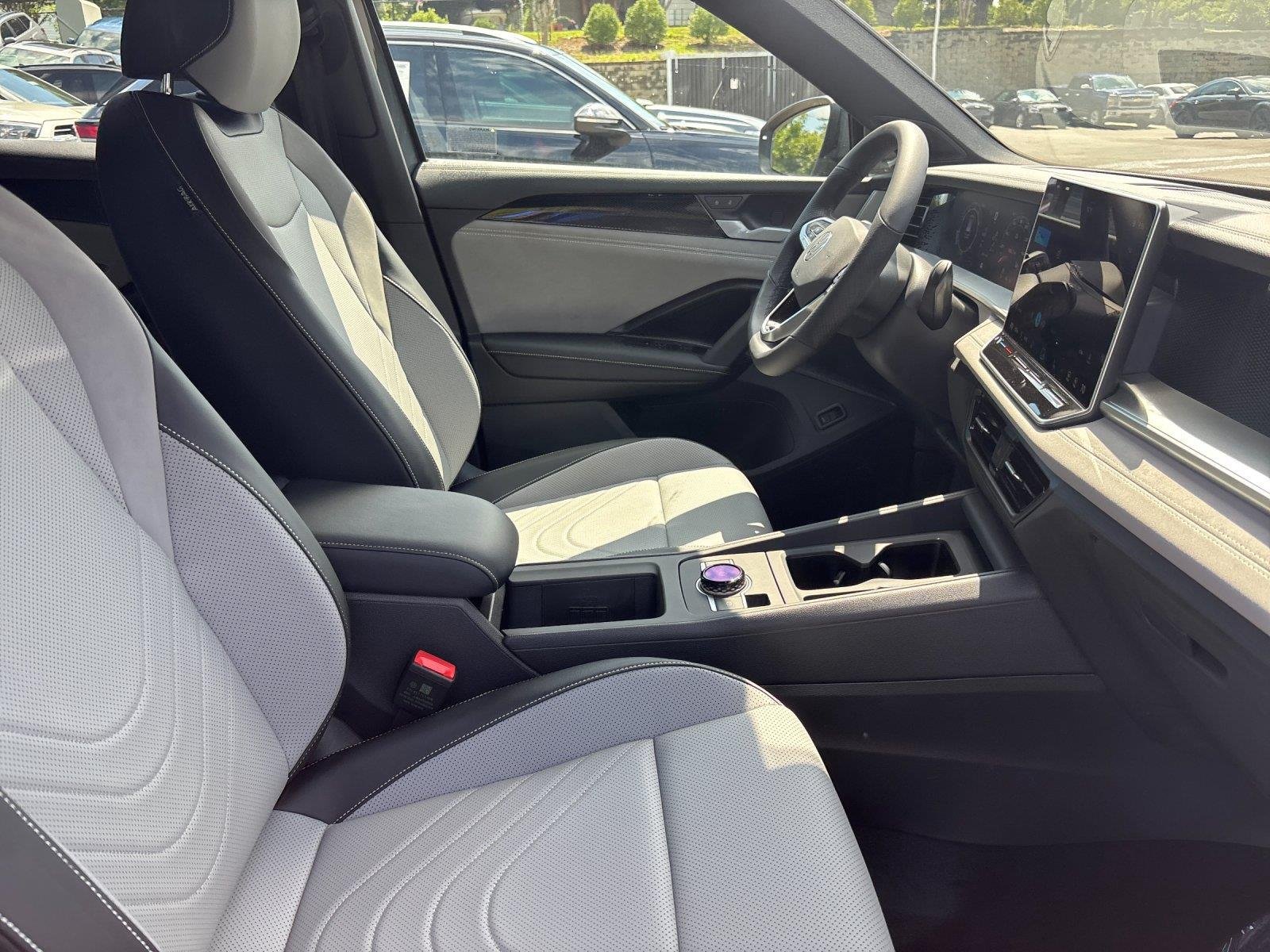 New 2026 Platinum Gray Metallic Volkswagen SE R-Line Black image 39