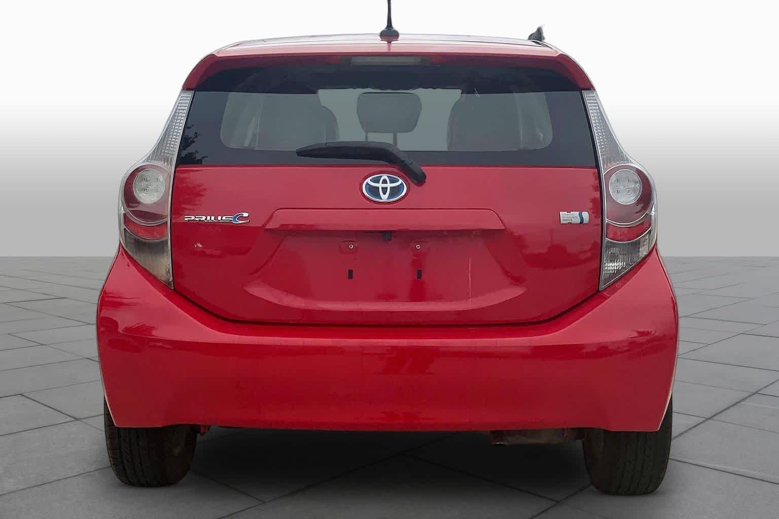 Used 2013 Absolutely Red Toyota Three image 4