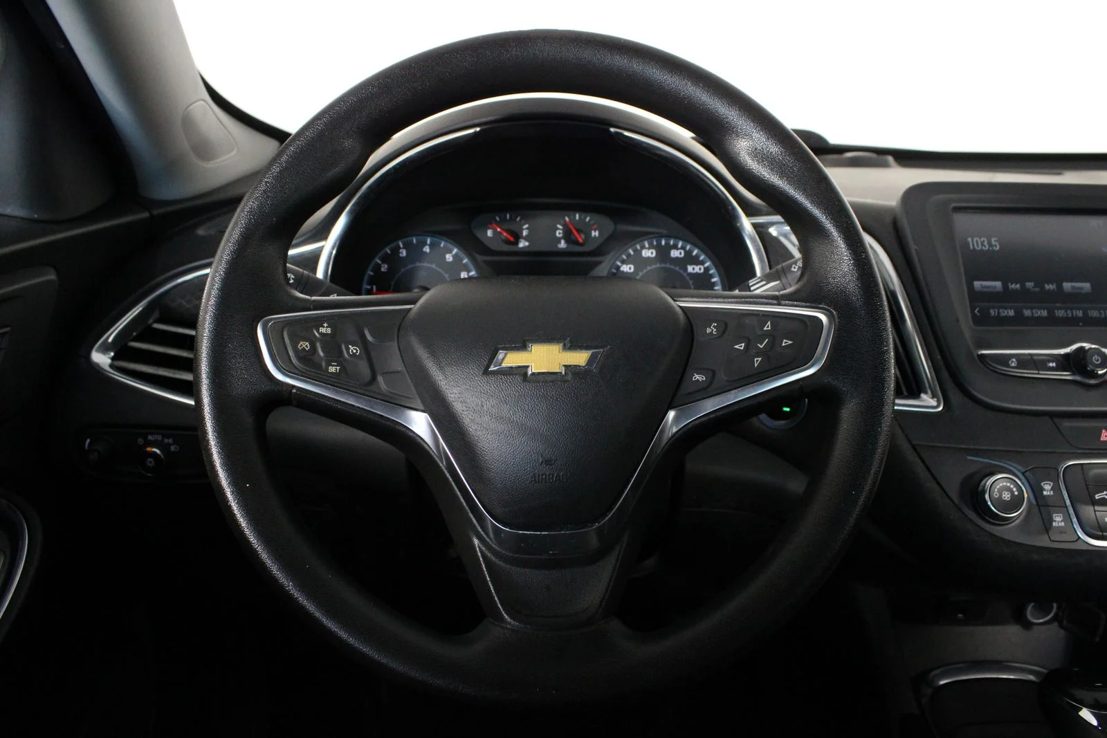 Used 2017 White Chevrolet LT image 14