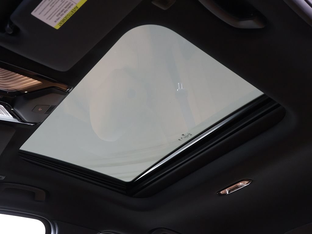 2023 BMW 3 Series 330i - Photo 19