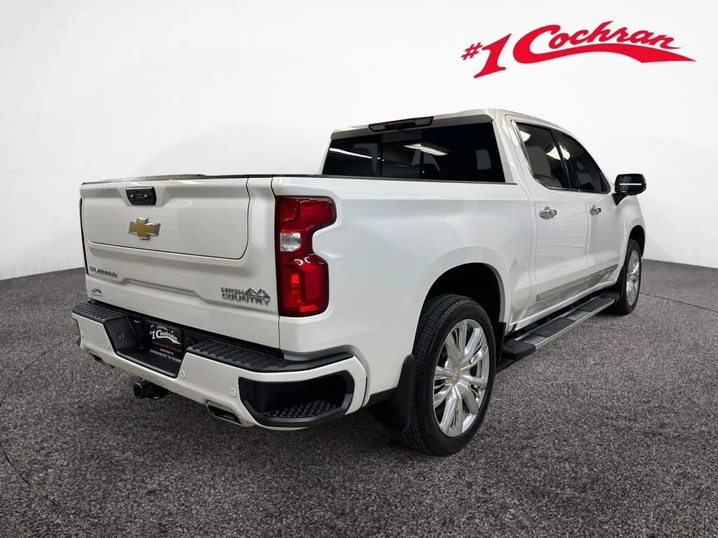 Certified Used 2025 Iridescent Pearl Tricoat Chevrolet High Country image 32