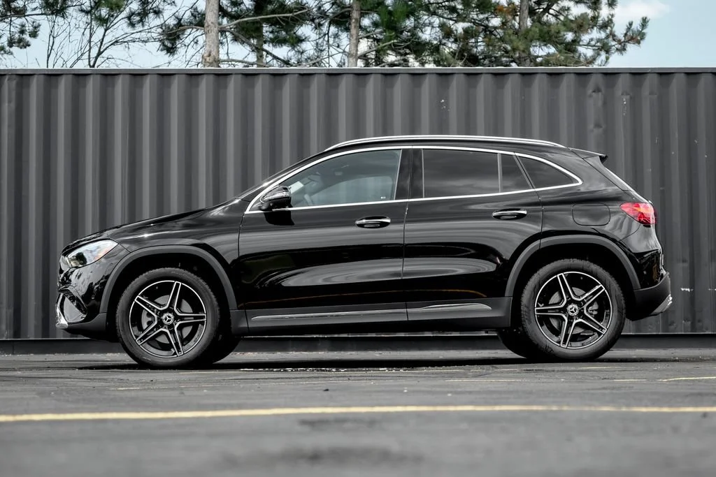 New 2026 Night Black Mercedes-Benz GLA 250 image 37