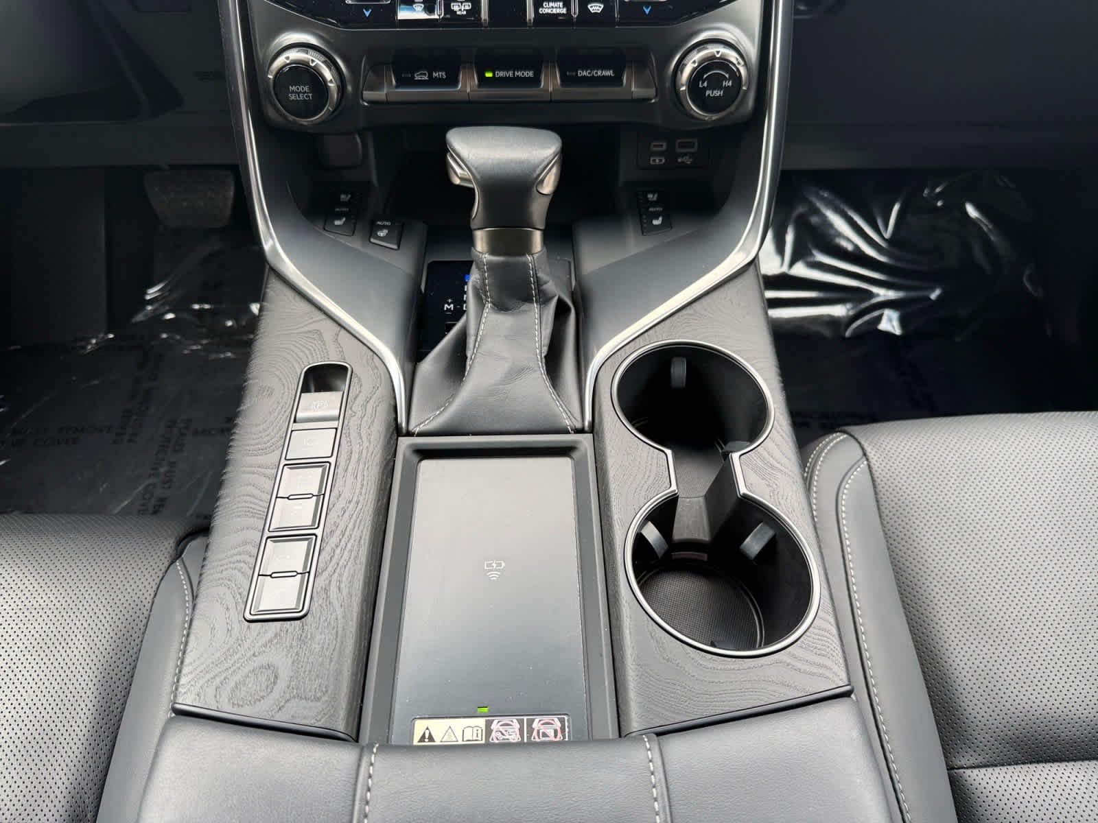 2024 Lexus LX 13