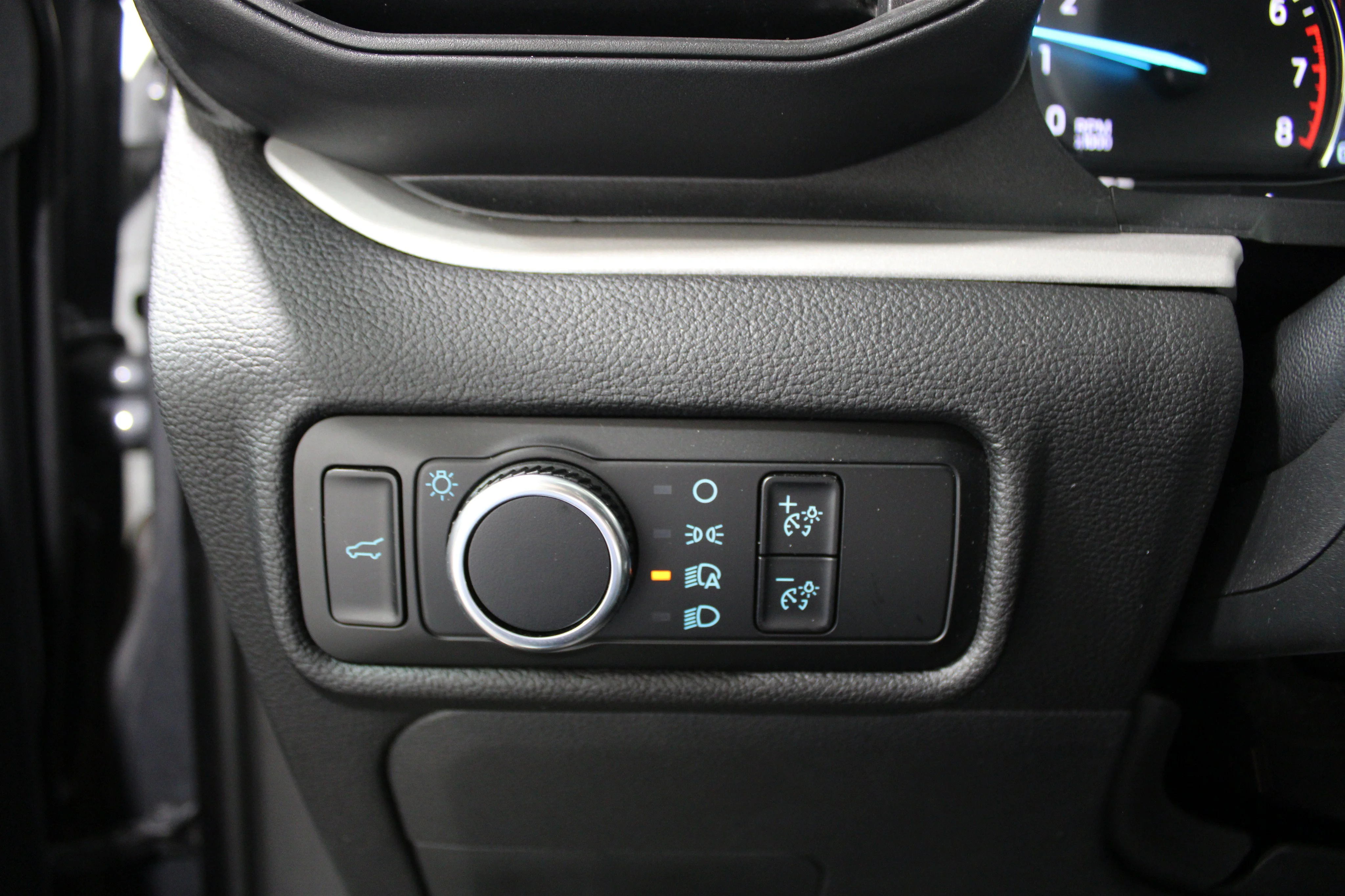 2023 Ford Explorer XLT - Photo 8