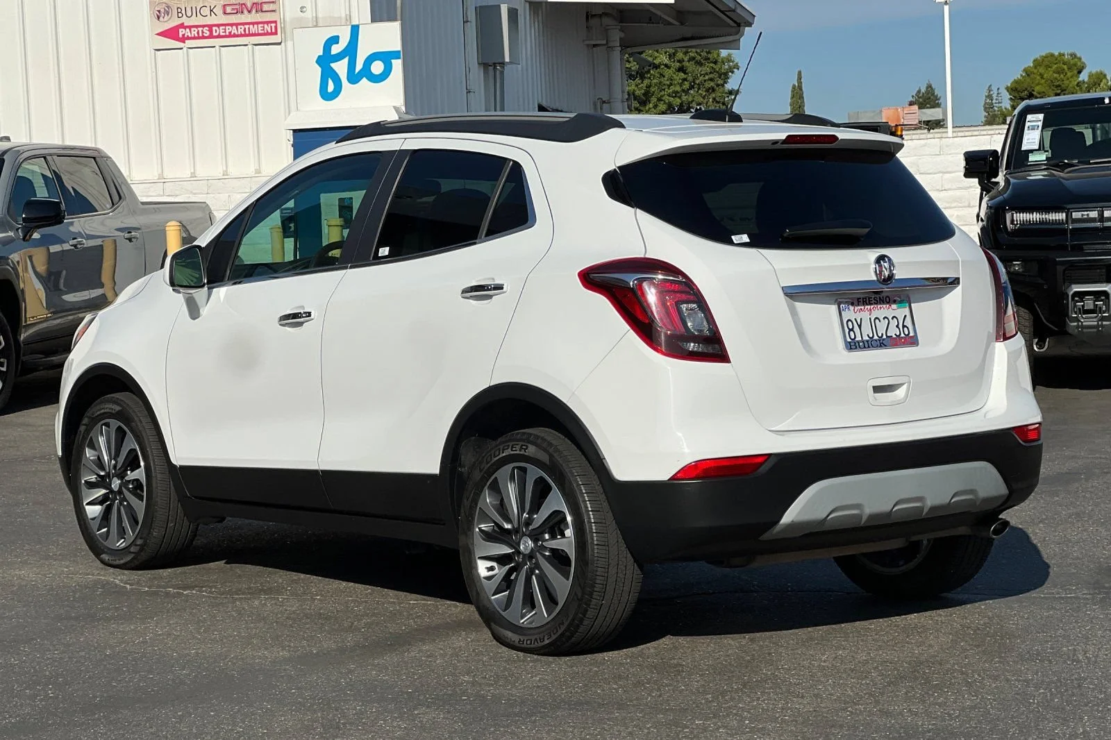 Used 2021 (Includes (MDP) Anthracite lower exterior accent color, Paint code W598F.) Buick Preferred image 6