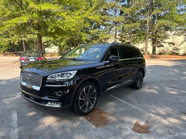 Used 2022 Black Lincoln Reserve image 1