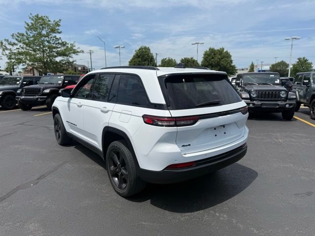 Certified Used 2022 Bright White Clearcoat Jeep Altitude image 3