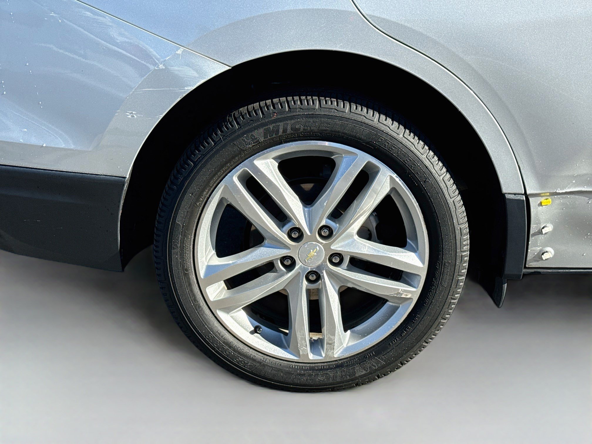 Used 2018 Silver Ice Metallic Chevrolet Premier image 37