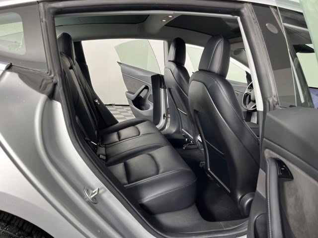Used 2018 Silver Tesla Long Range Battery image 33
