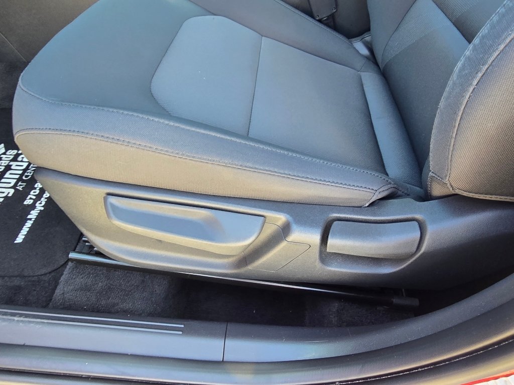 Used 2025 Runway Red Kia LX image 16