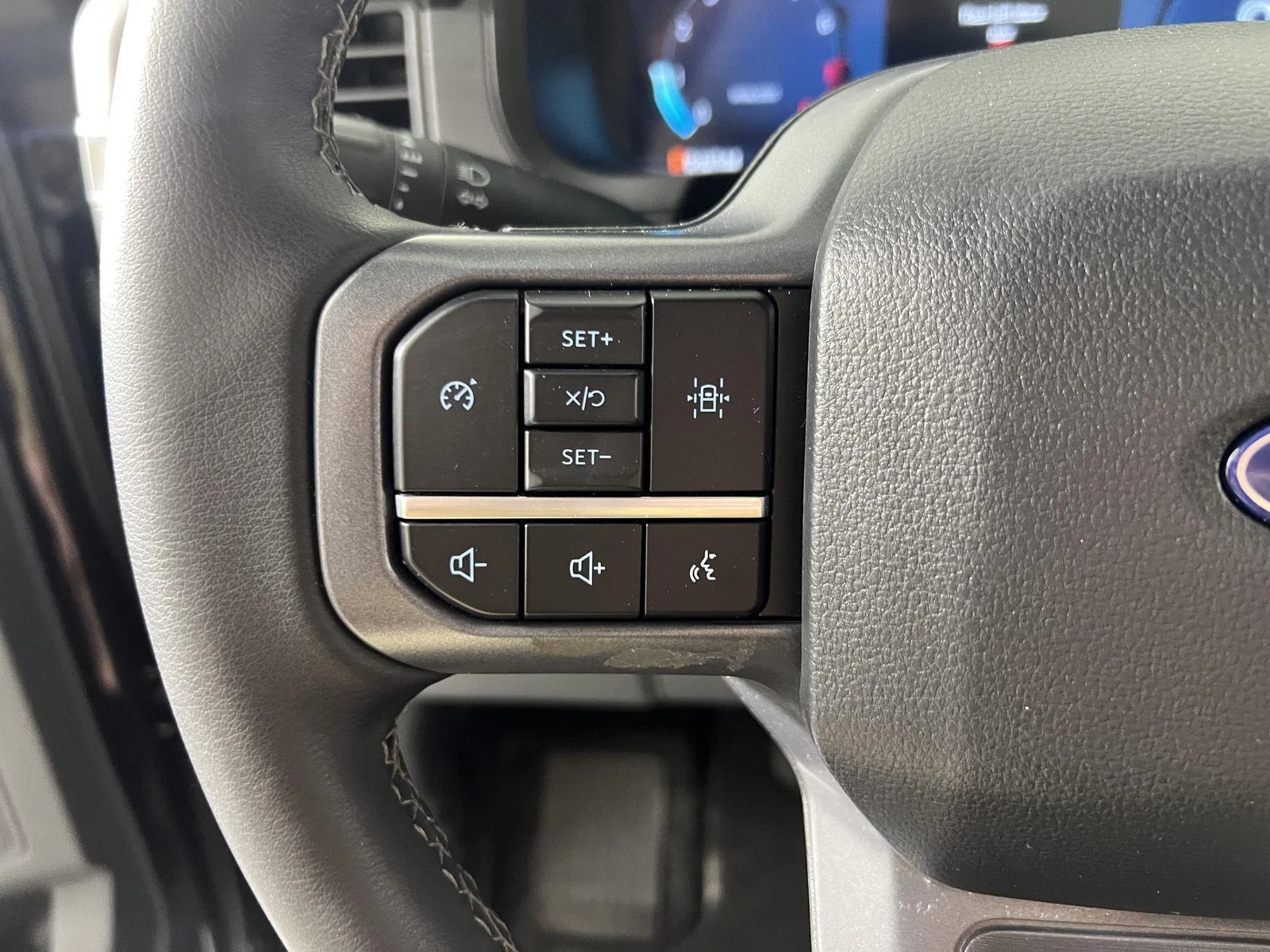 Used 2025 Agate Black Ford XLT image 14