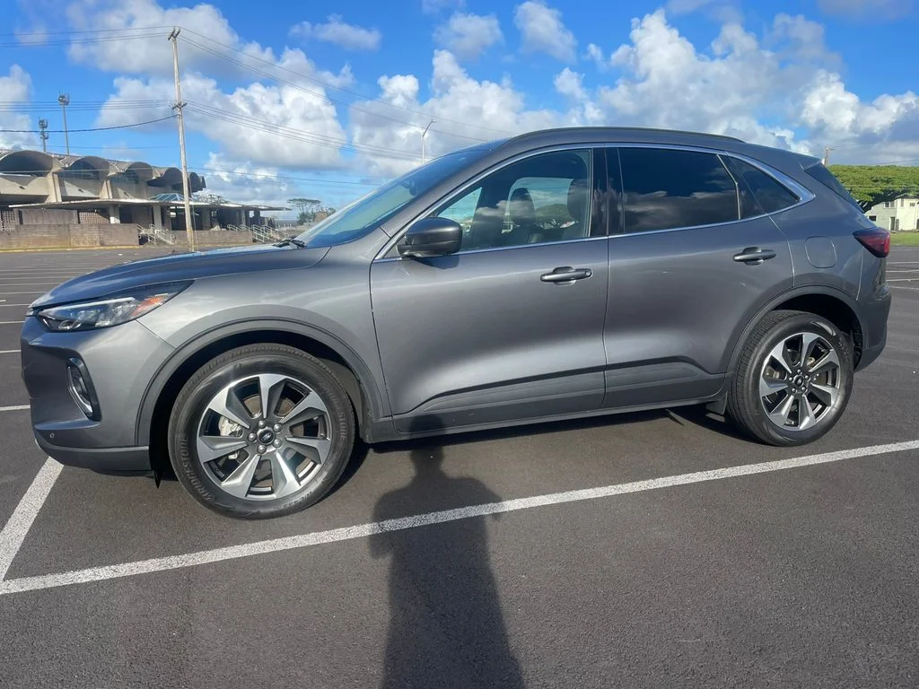Used 2023 Gray Ford Platinum image 4
