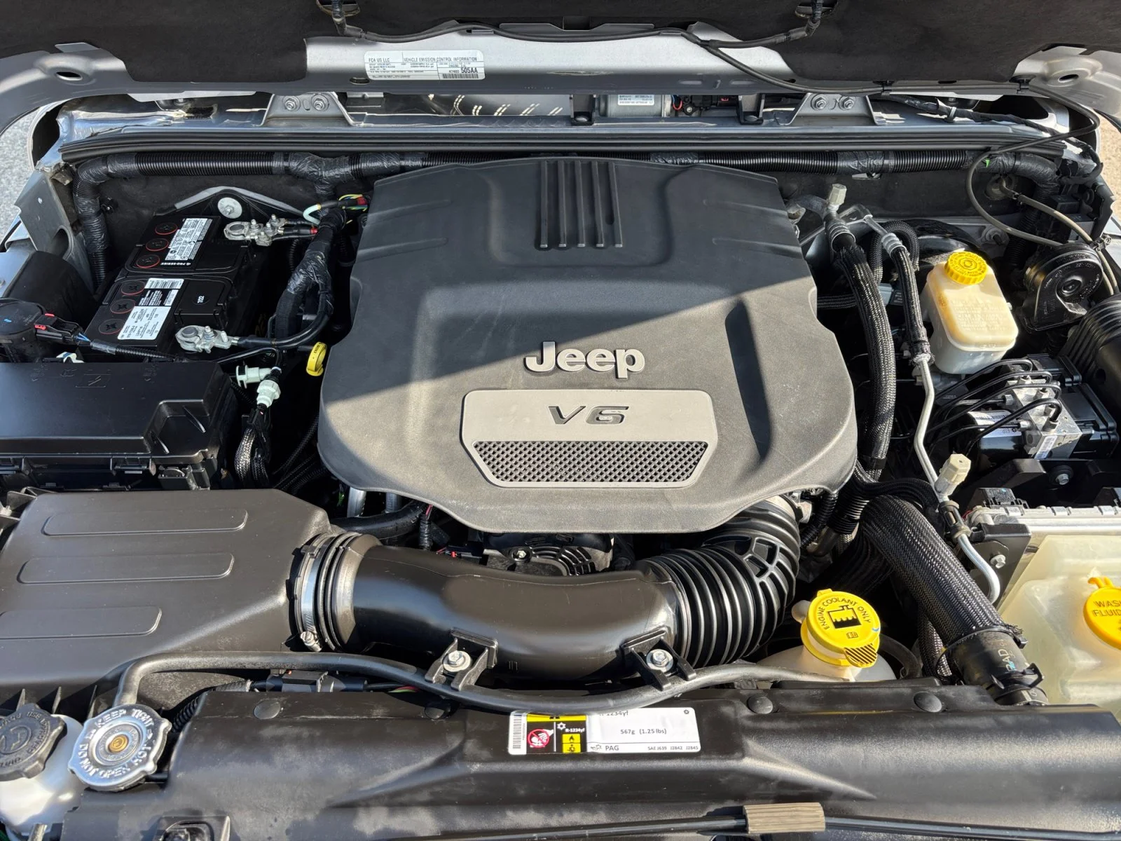 Used 2016 Silver Jeep Sahara image 20