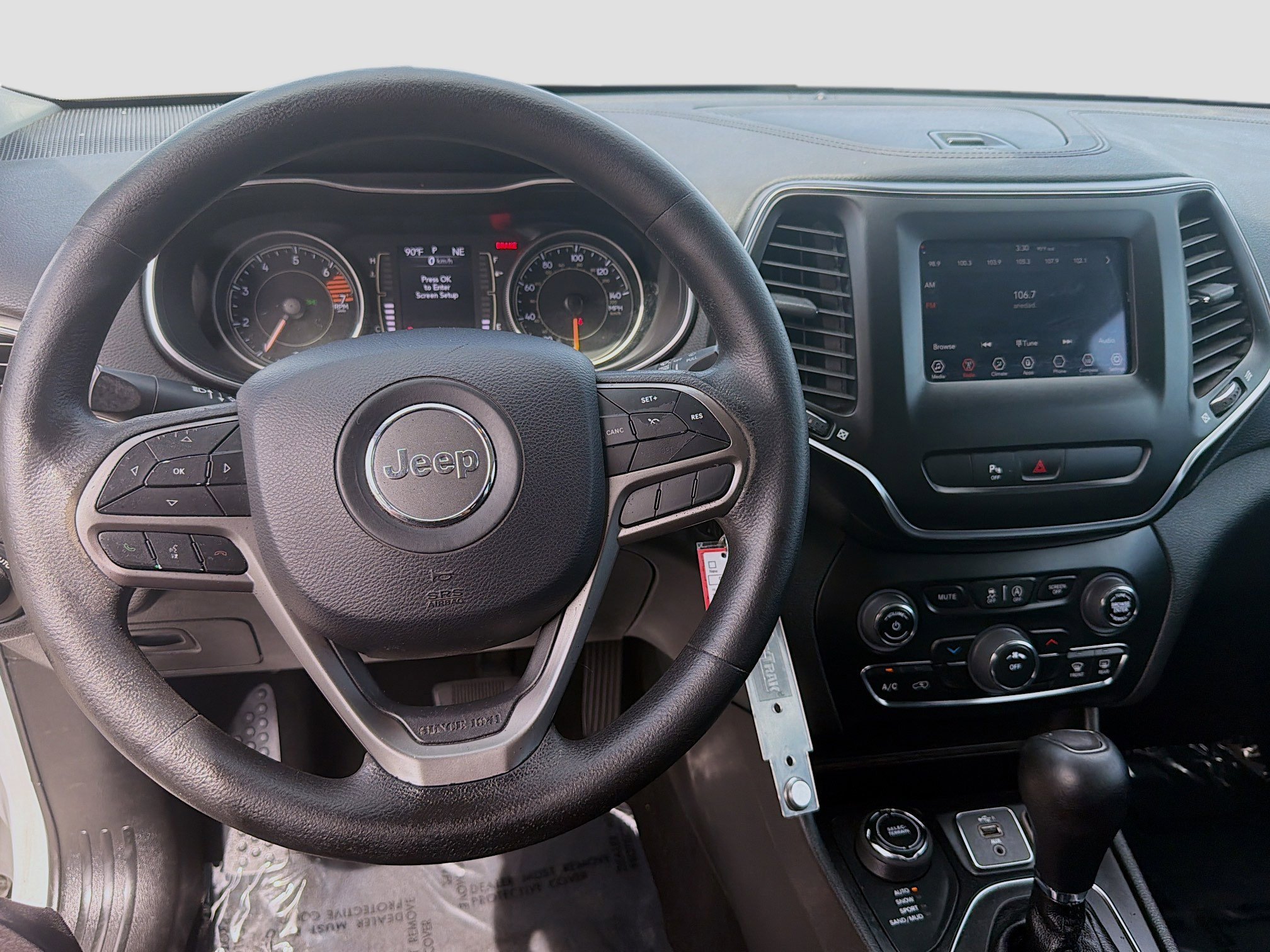 Used 2019 Bright White Clearcoat Jeep Latitude image 8