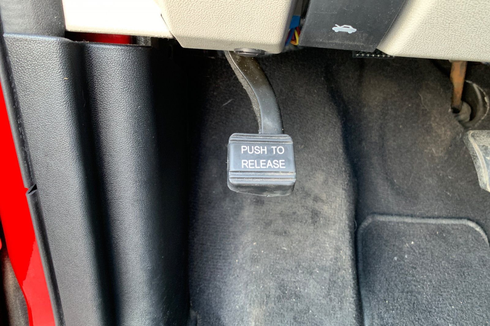 Used 2015 Red Dodge SE image 32