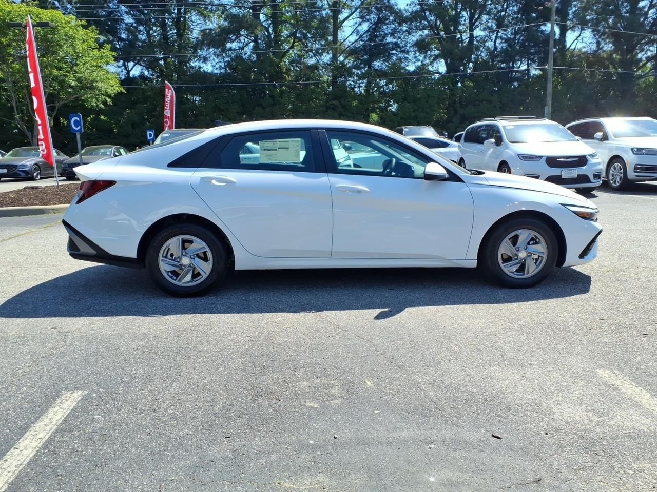 New 2026 Serenity White Hyundai SE image 5