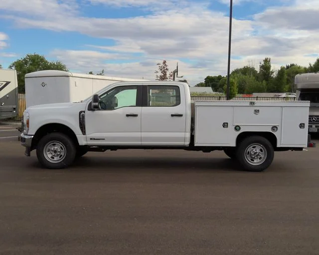 New 2026 Oxford White Ford XL image 3