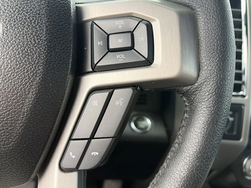 Used 2015 Black Ford Platinum image 21