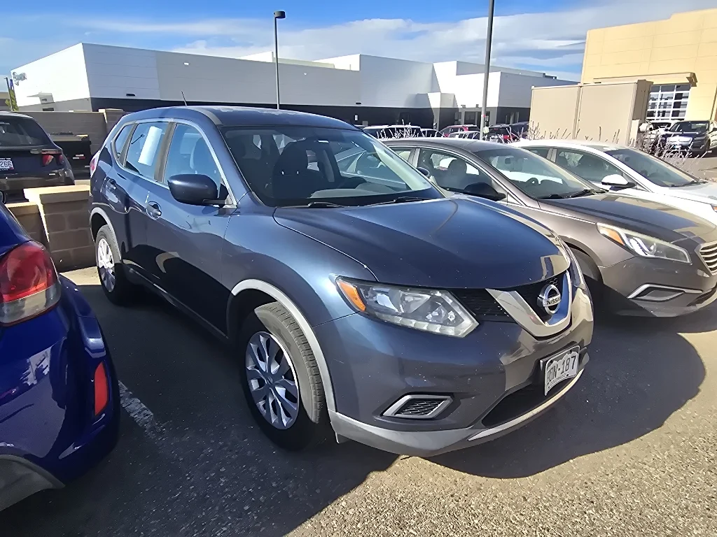 Used 2016 Arctic Blue Metallic Nissan SV image 16
