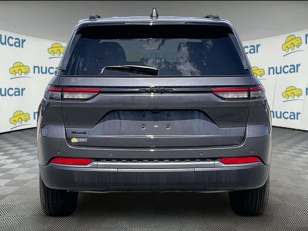 New 2026 Baltic Gray Metallic Clearcoat Jeep Laredo image 6