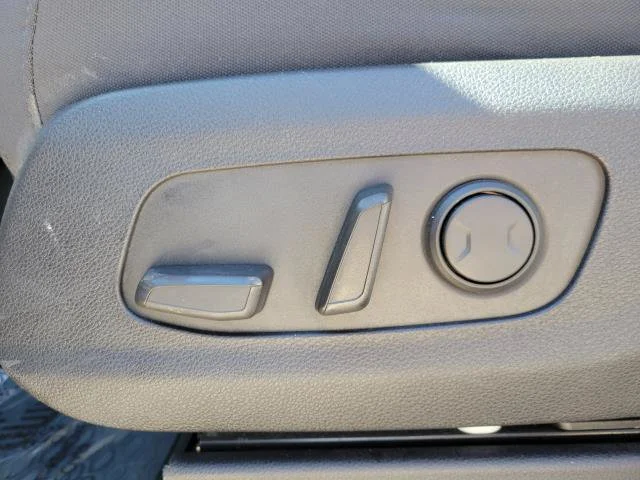 Used 2022  Kia LX image 21