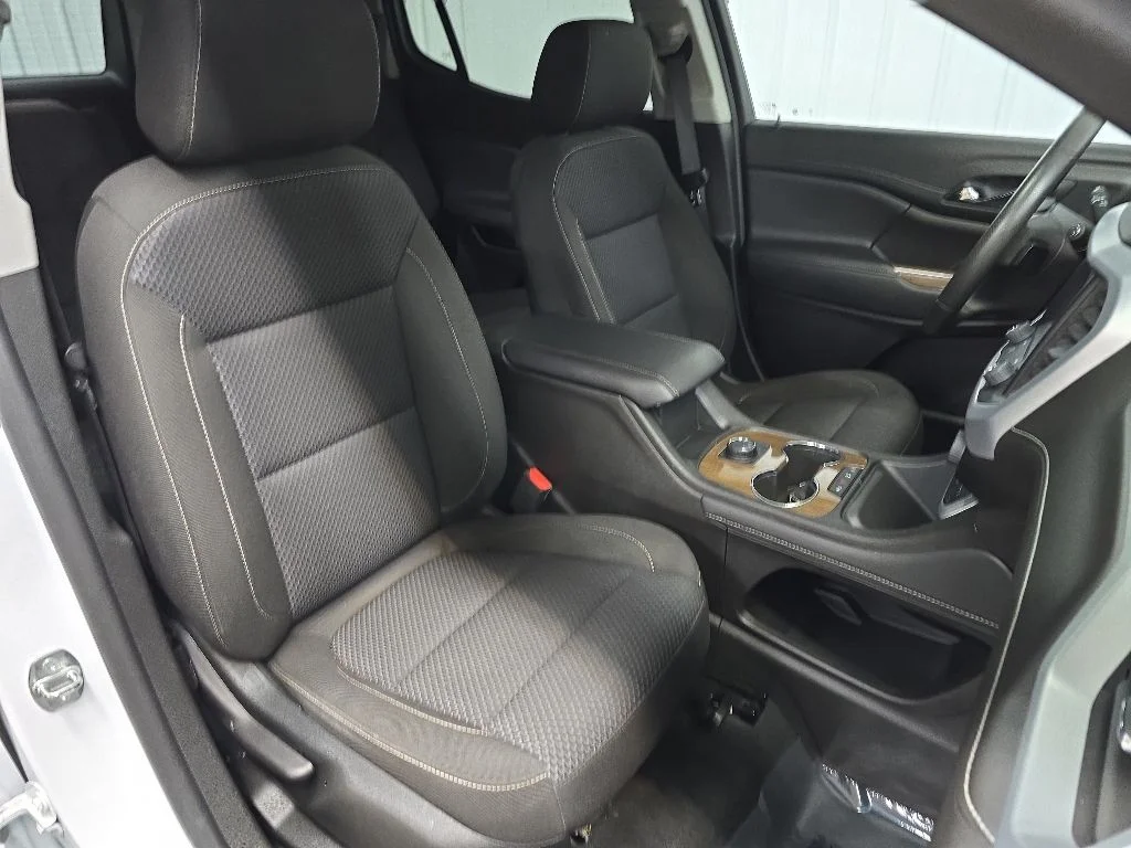 Used 2023 White GMC SLE image 14