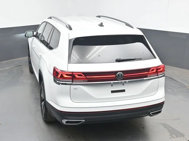 Used 2024 White Volkswagen 2.0T SE image 37