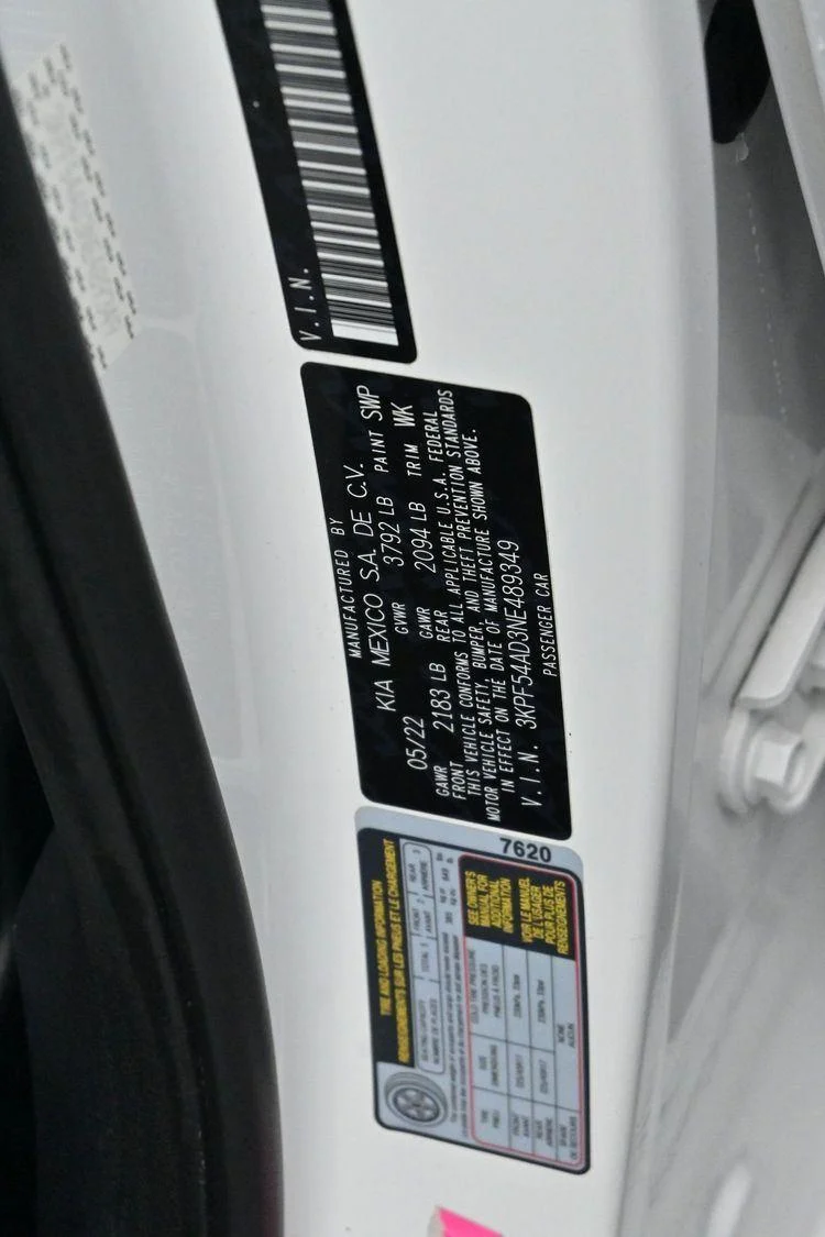 Used 2022 Snow White Pearl Kia GT-Line image 37