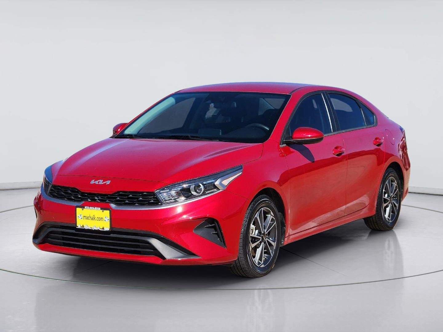 Used 2022 Currant Red Kia LXS image 3