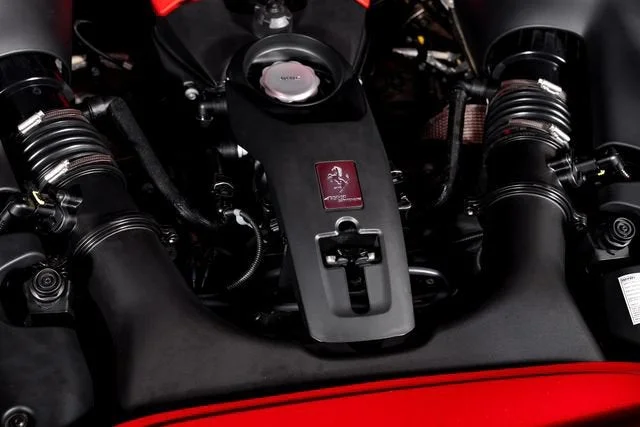 Certified Used 2018 Rosso Fiorano Ferrari  image 17