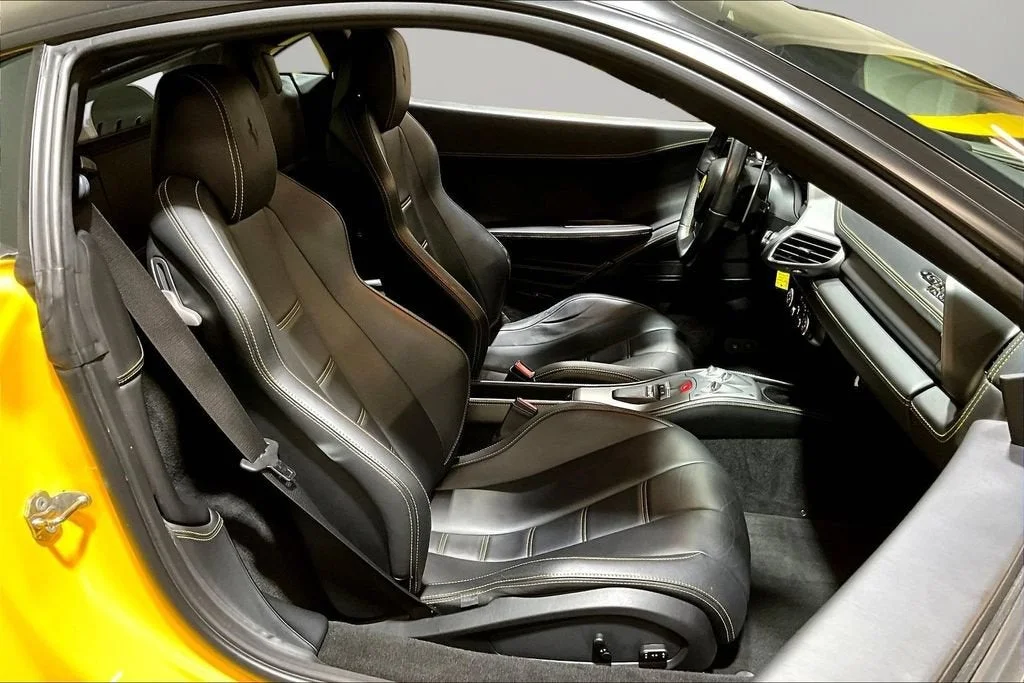 Used 2013 Giallo Modena Ferrari  image 22