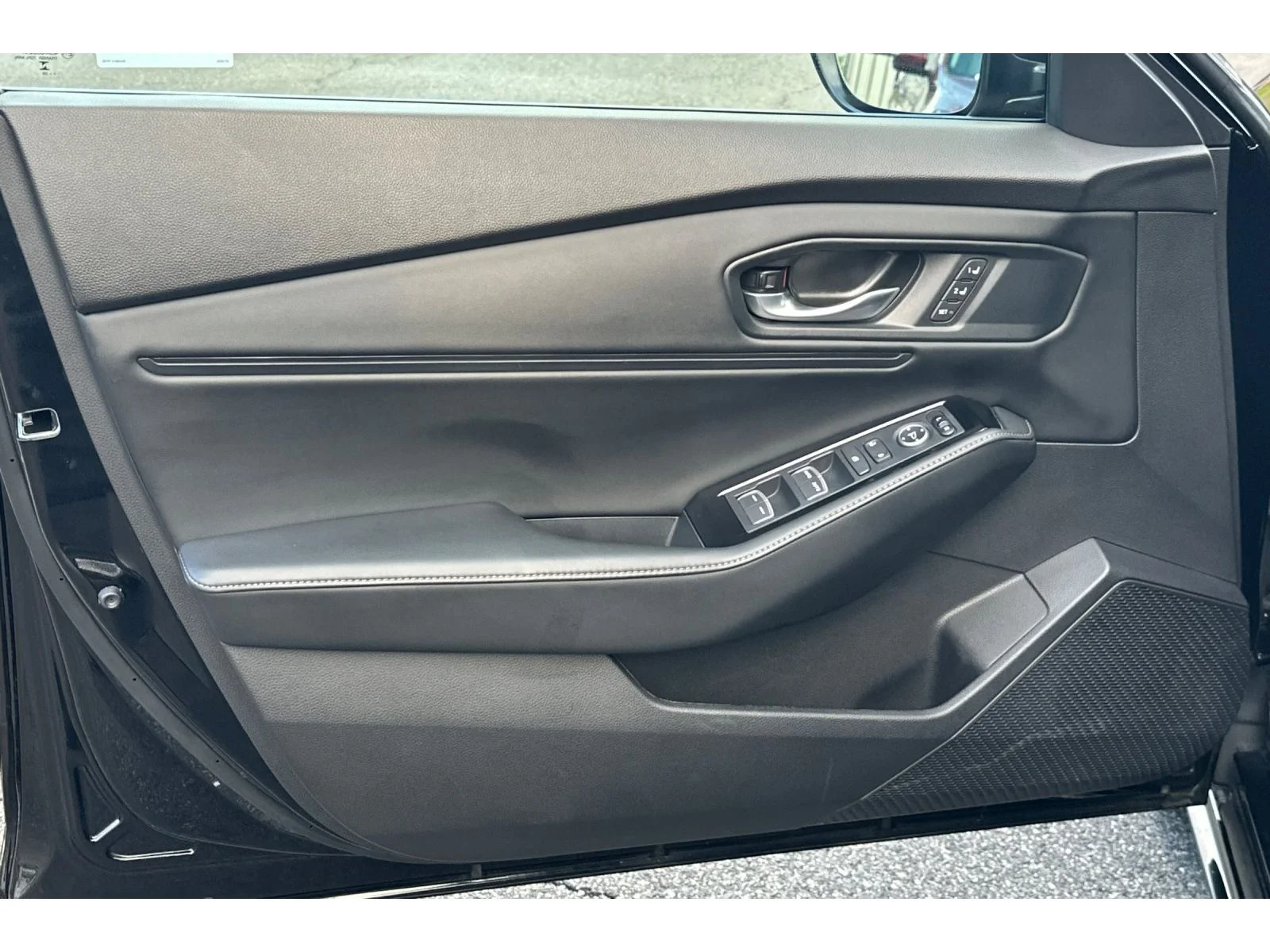 Used 2025 Crystal Black Pearl Honda Touring image 9