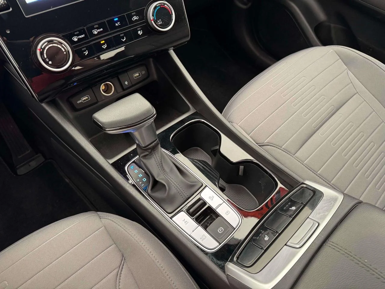 Used 2022 Sage Gray Hyundai SEL image 32