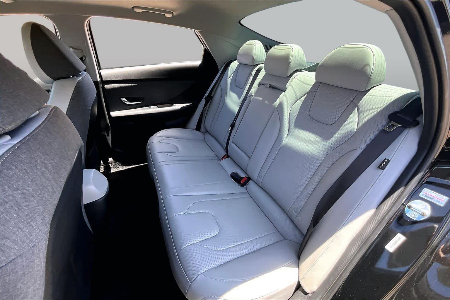 Used 2025 Abyss Black Hyundai Limited image 21